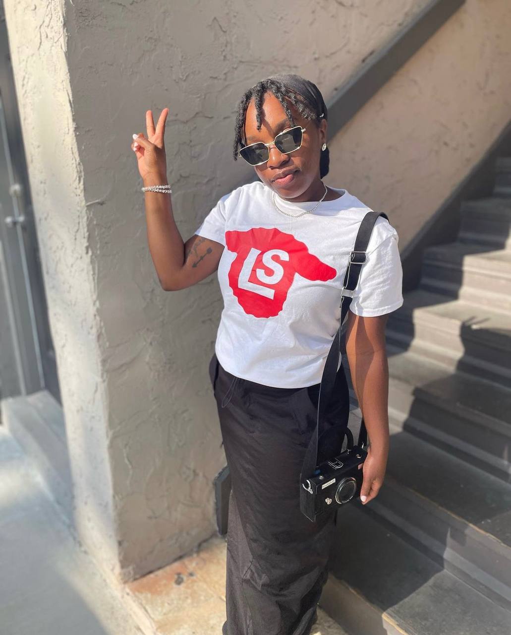 Womens Signature LS Icon T Shirt